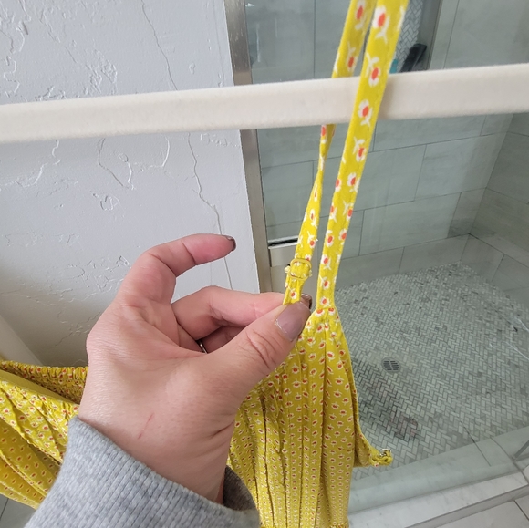 Yellow sundress. Adorable - Picture 4 of 6